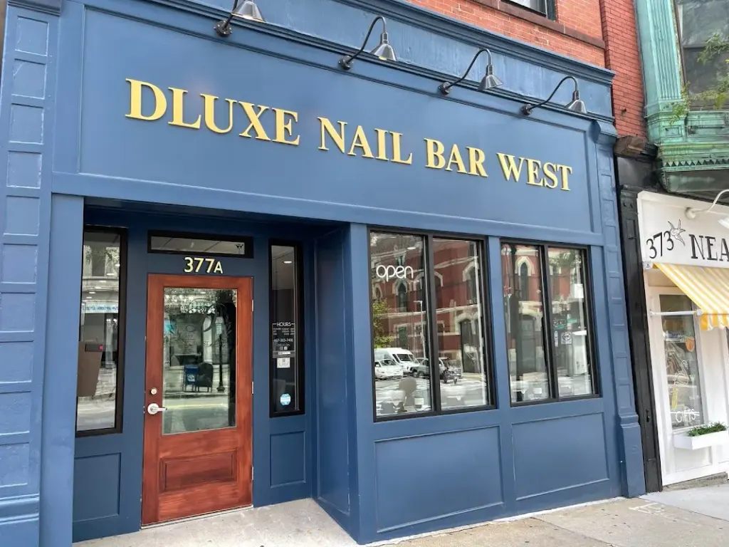 Dluxe Nail Bar West — Nail salon in Boston